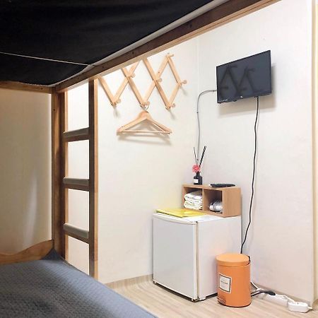 24 Guesthouse Jongno Tower Сеул Екстер'єр фото