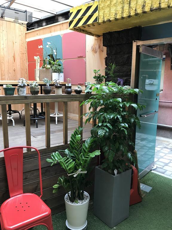 24 Guesthouse Jongno Tower Сеул Екстер'єр фото